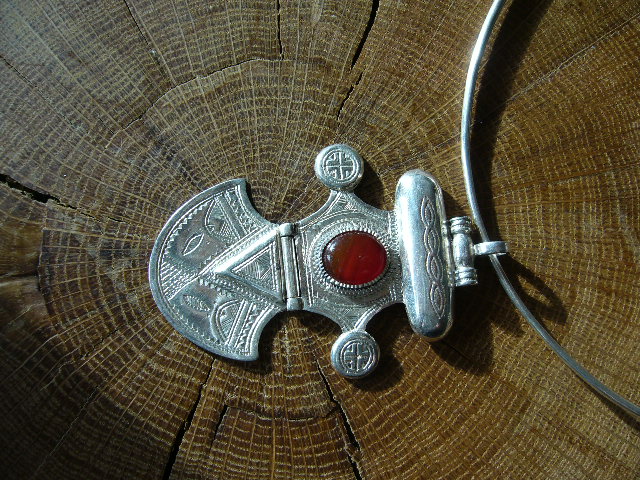 [CL422] Collier Touareg Balance Rouge