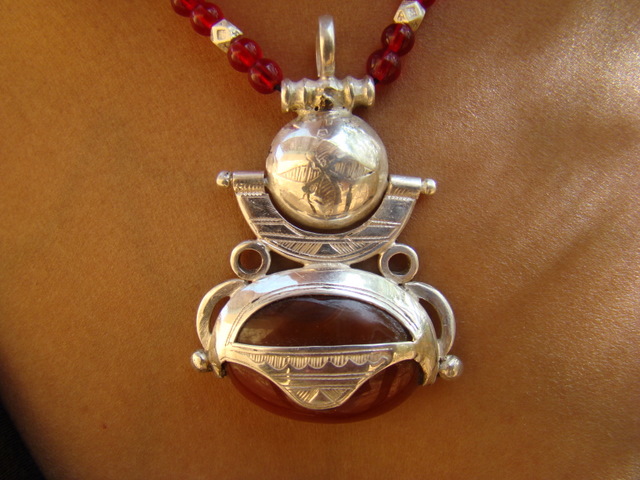 [CL433] Collier Touareg Egourou Rouge Balance Perles Rouges H