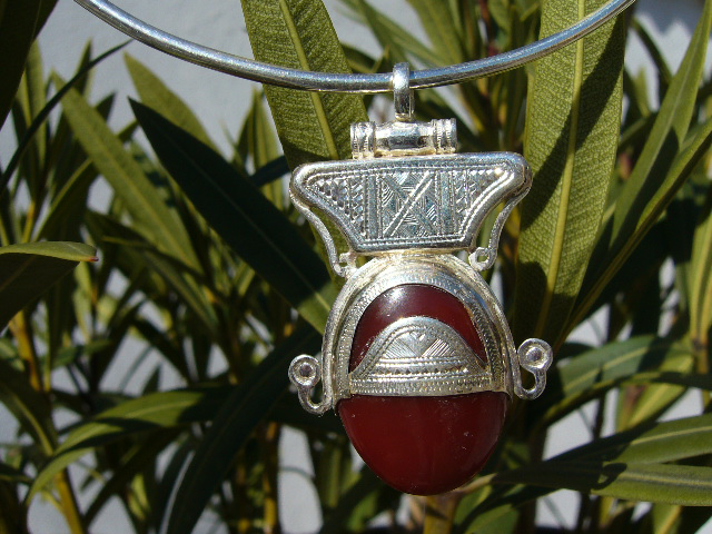 [CL435] Collier Touareg Egourou Rouge Tige V