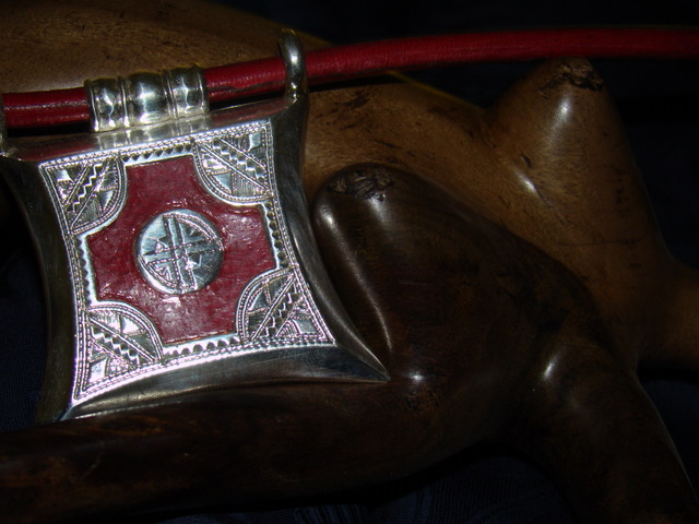 [CL521] Collier Touareg Tcherot Rouge