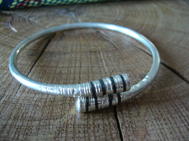 [BR510] Bracelet Touareg Croise Rond Traits Ebene