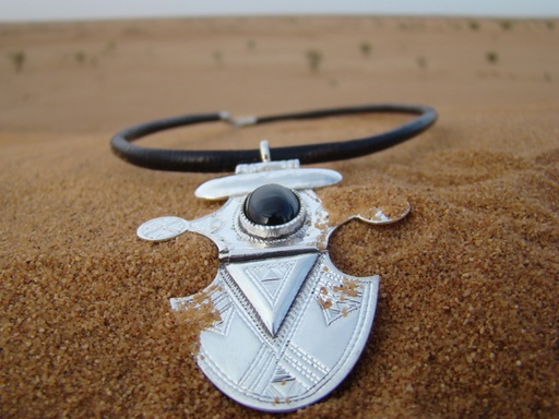 [CL421] Collier Touareg Balance Noir